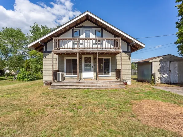 4 Gardner Ave, Attleboro, MA 02703