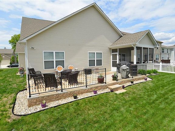 2nd image of 1863 Silverton Dr