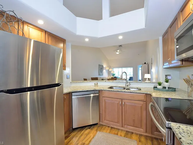 13050 Amberley Ct #708 — Photo 11