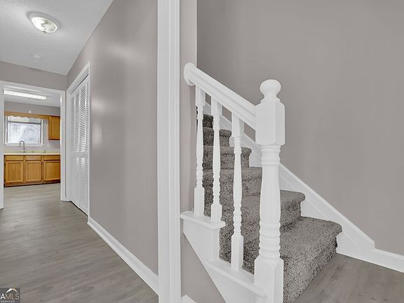 5th image of 255 Triple Oaks Dr