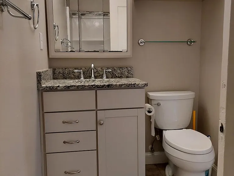 2516 Cornwall Ave #8 — Photo 12