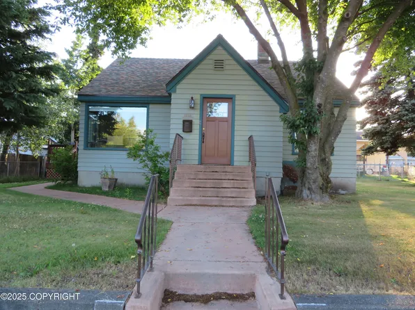 1576 Birchwood St, Anchorage, AK 99508