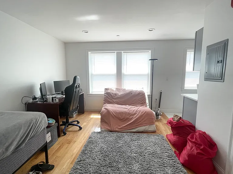 325 Newport Ave #44 — Photo 6