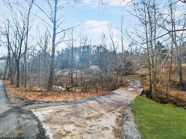 994 Bloody Run, Morgantown, WV 26508