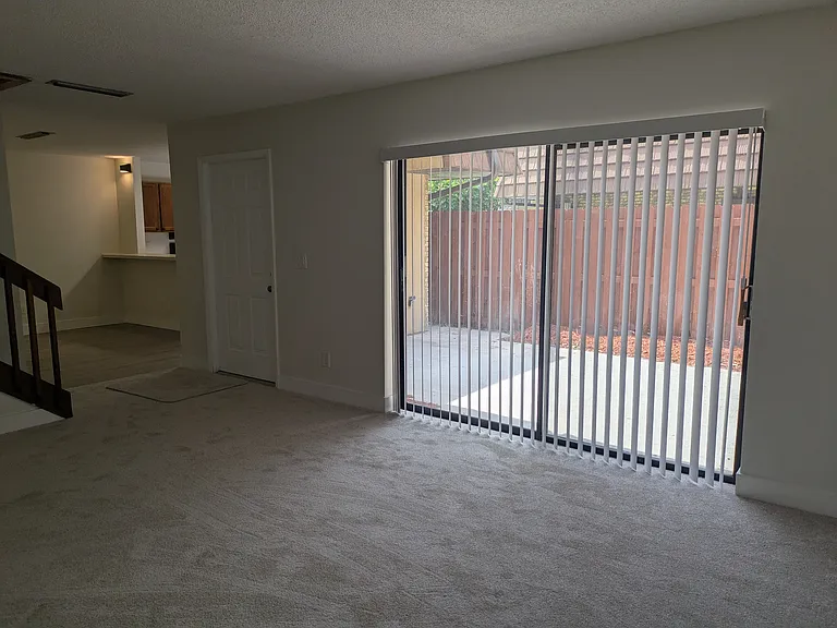 1458 N Lawnwood Cir #26B — Photo 7