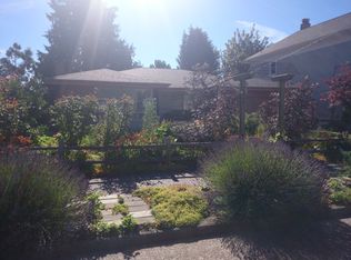 3648 W Viewmont Way W, Seattle, WA 98199