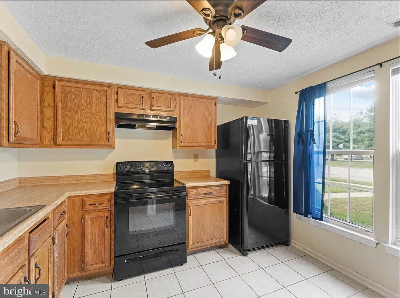 3 bed, 1120 sqft, $2,500 — Photo 4