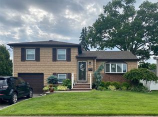 471 Charles Ave, Massapequa Park, NY 11762