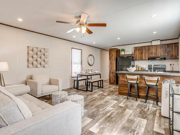 402 W Annex St, San Saba, TX 76877