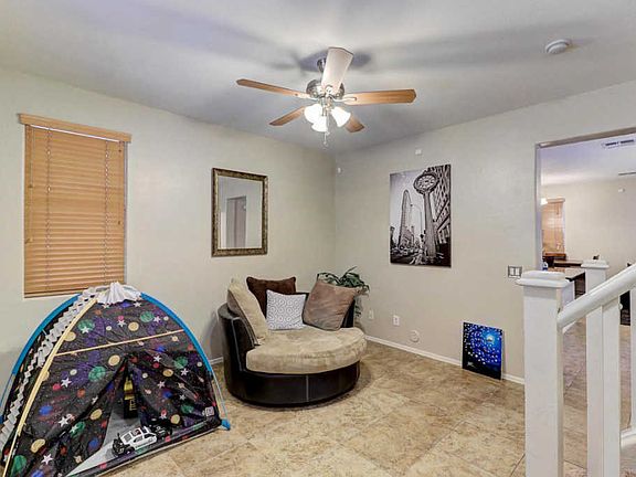 4th image of 423 N 66th Dr