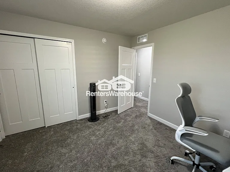 8092 186th St W — Photo 15