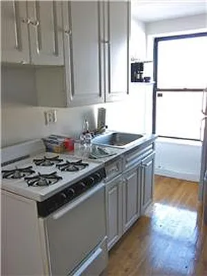 Rented by Adina Realty | media 19