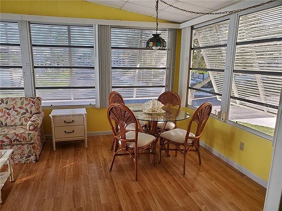 3rd image of 16 N Esplanade St