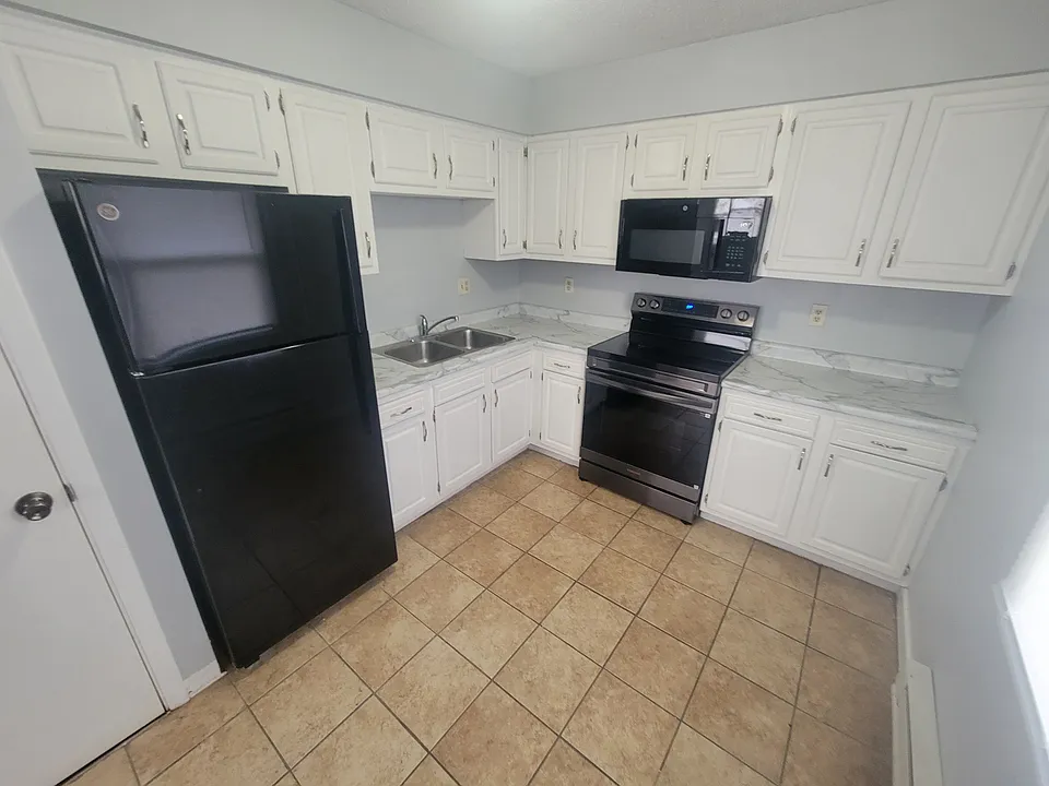 309 9th St N