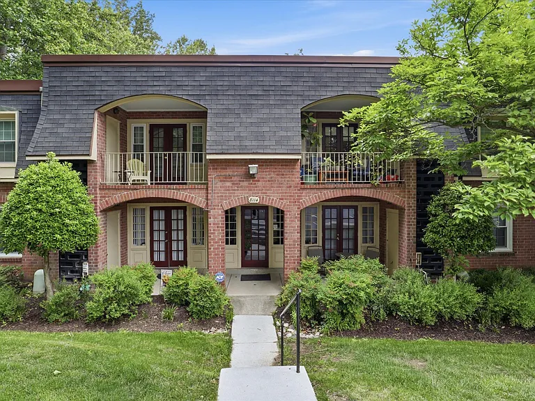 8114 A Colony Point Rd #G — Photo 3