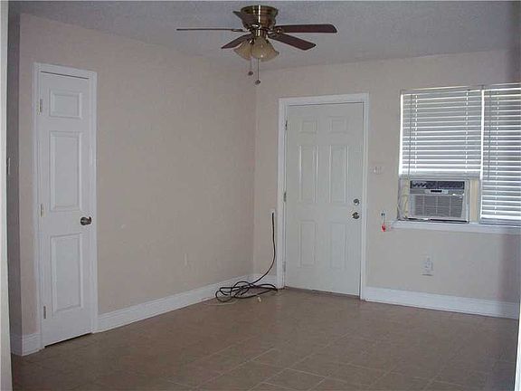 2nd image of 114 Eve St