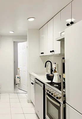 Rented by Compass | media 6