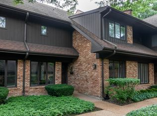 1735 Mission Hills Rd, Northbrook, IL 60062