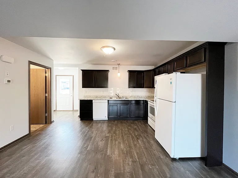 Pineview Townhomes — Photo 7