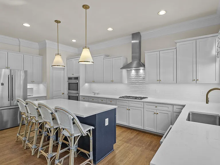 4039 Cray Dr — Photo 16