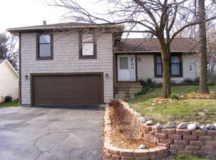 28734 N Washington Ave, Wauconda, IL 60084