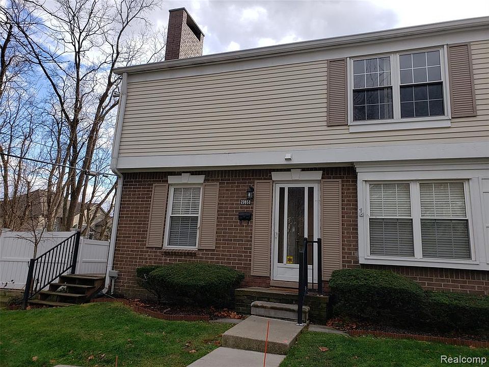 1st image of 20858 E Glen Haven Cir