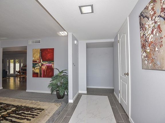 5th image of 108 E Voltaire Ave