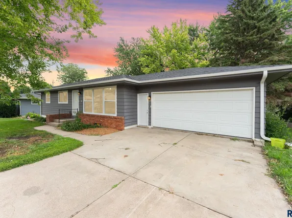 2700 S Lincoln Ave, Sioux Falls, SD 57105