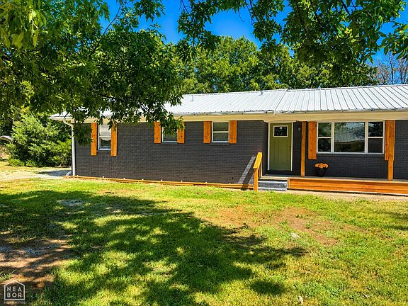2nd image of 117 E Georgia Dr