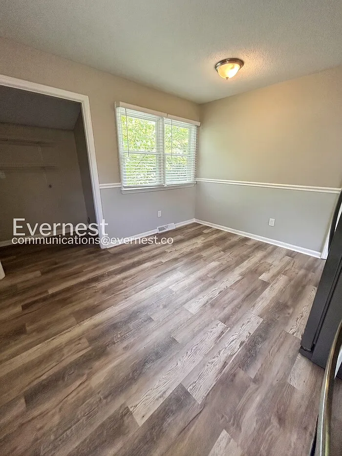 3 bed, 1.5 bath, 1050 sqft, $1,525 — Photo 4