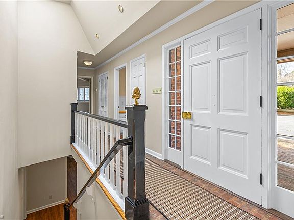 5th image of 1912 W Lake Dr