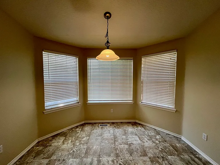 16426 N Asbury Dr — Photo 5