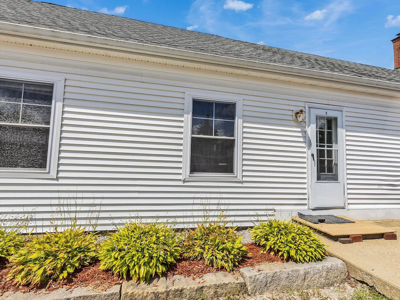 1 bed, 738 sqft, $1,950 — Photo 3