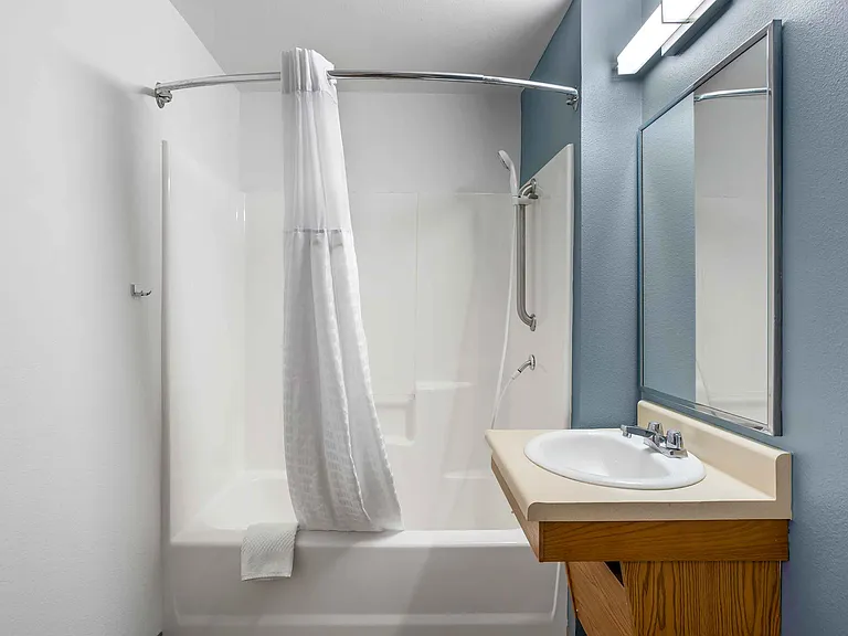 Studio Suite - 2 Full Beds