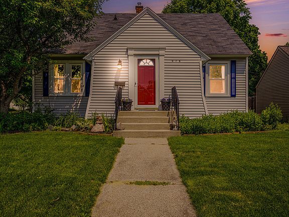 2nd image of 675 Pine Ave
