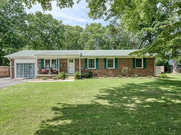 1388 Park Dr, Cookeville, TN 38501