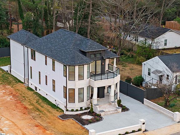 3rd image of 205 Parkins Mill Rd