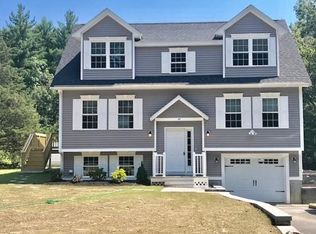 43 Tyng Rd, Tyngsboro, MA 01879