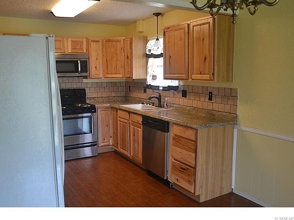4th image of 1501 Crestwood Dr