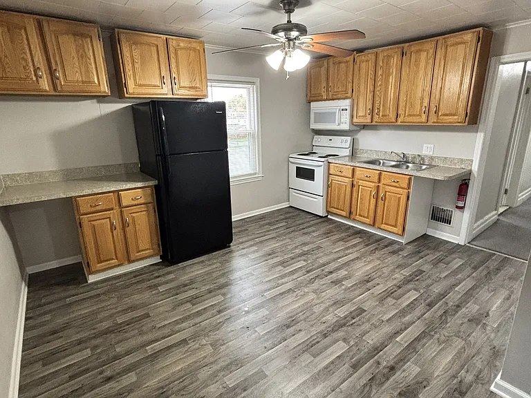 82 Poplar St #2 — Photo 5