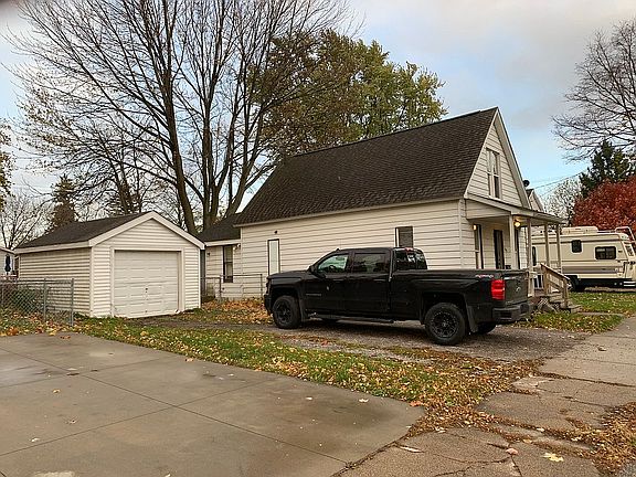 2nd image of 704 N Wenona St