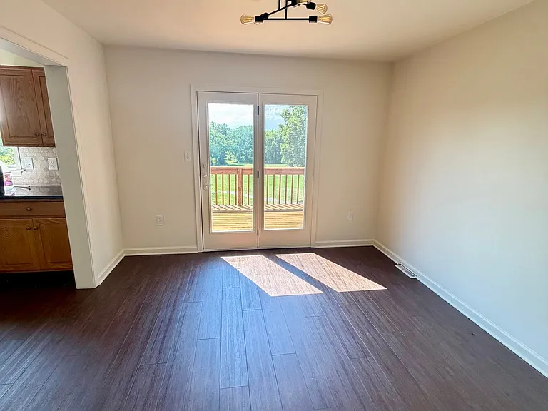 33 Park View Dr — Photo 4