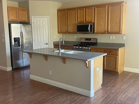 5th image of 690 Bridgestone Dr