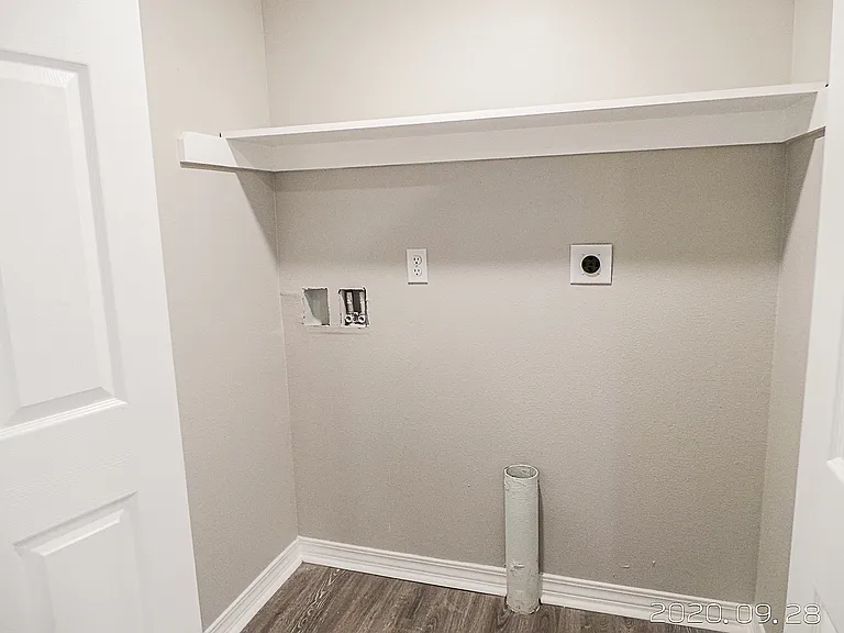 723 S Berthe Ave #18 — Photo 5