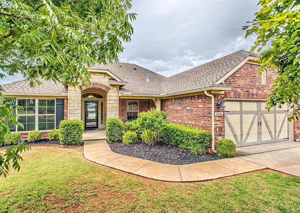 1st image of 3816 Sierra Vista Way
