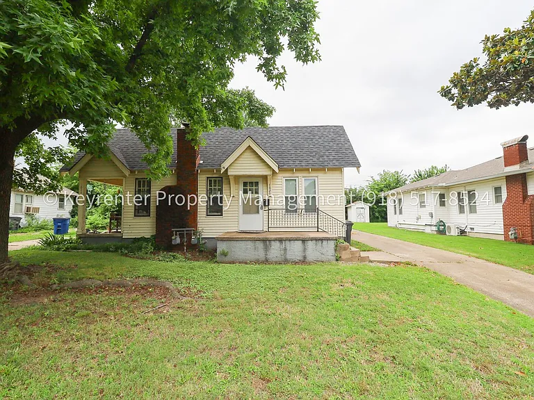 1626 S Indianapolis Ave — Photo 4