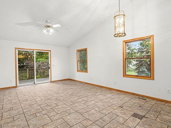 2nd image of 2922 Riley Ridge Rd