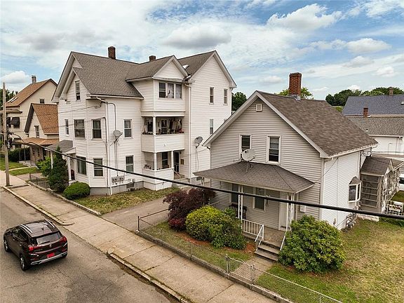 3rd image of 65 Bellingham St