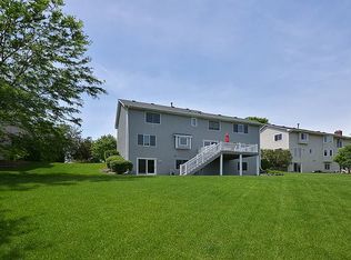 8750 Flamingo Dr, Chanhassen, MN 55317