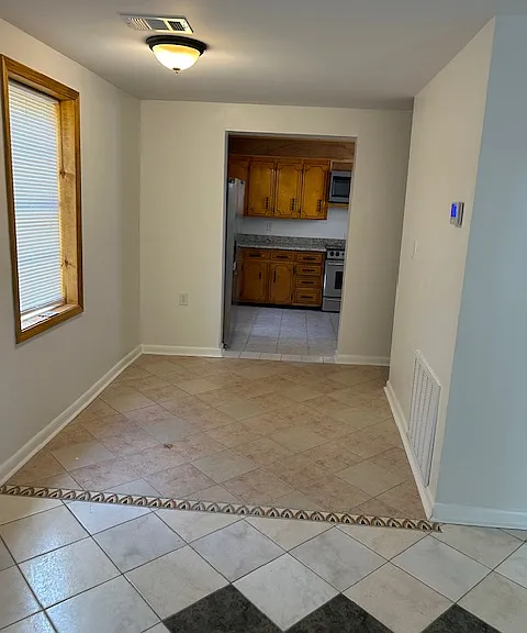 209 Carver St — Photo 17